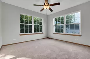 542 Waterford Ln, South Elgin, IL 60177 - Photo 22