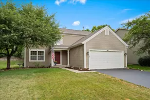 542 Waterford Ln, South Elgin, IL 60177 - Photo 2