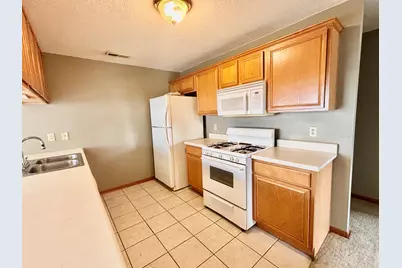 8000 Primrose Place #D, Poplar Grove, IL 61065 - Photo 10