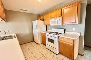 8000 Primrose Pl, Poplar Grove, IL 61065 - Photo 10