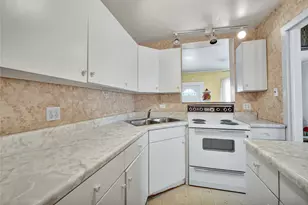 6433 S Long Ave, Chicago, IL 60638 - Photo 10