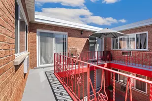 3037 W Montrose Ave, Chicago, IL 60618 - Photo 20