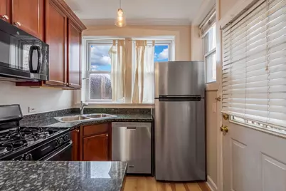 869 W Cornelia Avenue #3, Chicago, IL 60657 - Photo 8