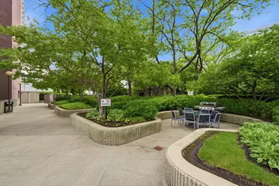 10 E Ontario Street #2205, Chicago, IL 60611 - Photo 20