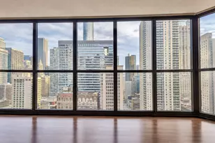 10 E Ontario St, Chicago, IL 60611 - Photo 4