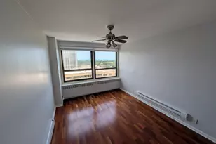 4180 N Marine Dr, Chicago, IL 60613 - Photo 6