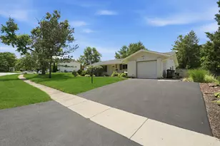 6320 Clark Dr, Woodridge, IL 60517 - Photo 24
