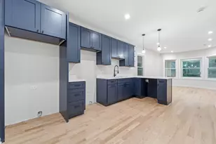821 N Lockwood Ave, Chicago, IL 60651 - Photo 8