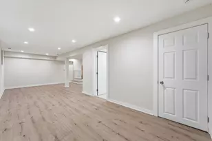 821 N Lockwood Ave, Chicago, IL 60651 - Photo 20