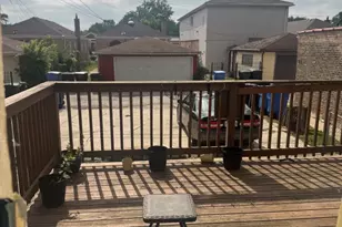 8942 S Blackstone Ave, Chicago, IL 60619 - Photo 8
