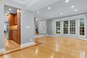 826 Pin Oak Cir, Cary, IL 60013 - Photo 8