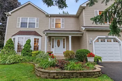 826 Pin Oak Circle, Cary, IL 60013 - Photo 2