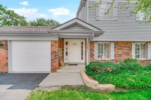 1661 Commodore Ct, Schaumburg, IL 60193 - Photo 1