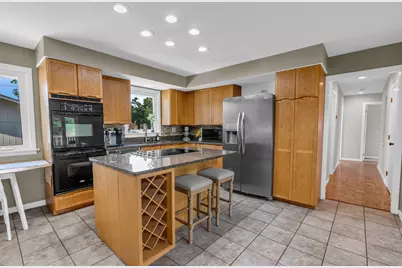 8336 W 94th Street, Hickory Hills, IL 60457 - Photo 12