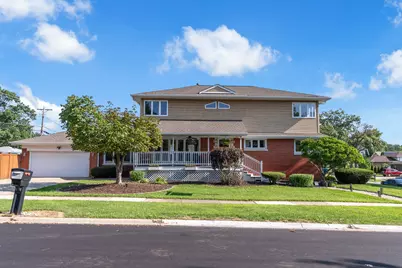 8336 W 94th Street, Hickory Hills, IL 60457 - Photo 2