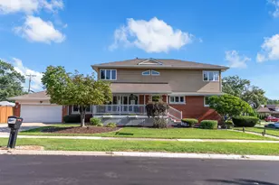 8336 W 94th St, Hickory Hills, IL 60457 - Photo 2