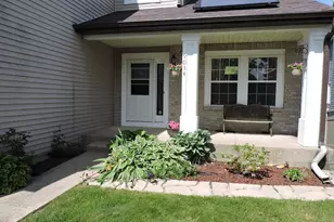9034 Hillcrest Ln, Woodridge, IL 60517 - Photo 2