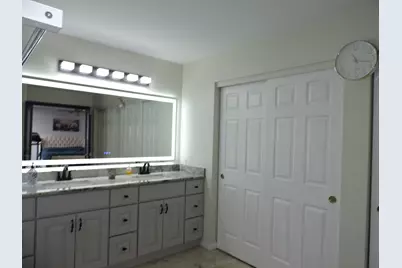 9034 Hillcrest Lane, Woodridge, IL 60517 - Photo 32