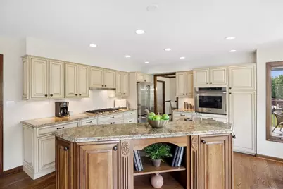 2066 Bunker Circle, Naperville, IL 60563 - Photo 10