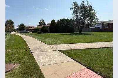 8701 Raintree Road, Tinley Park, IL 60487 - Photo 2