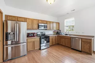 240 S Alder Creek Dr, Romeoville, IL 60446 - Photo 4