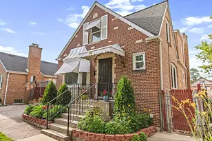 6952 W Summerdale Ave, Chicago, IL 60656 - Photo 1