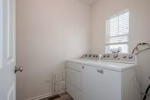 857 Finley Dr, Aurora, IL 60504 - Photo 24