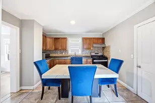 327 Ann St, Elgin, IL 60120 - Photo 12