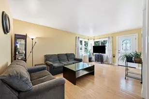 3123 W Howard St, Chicago, IL 60645 - Photo 6