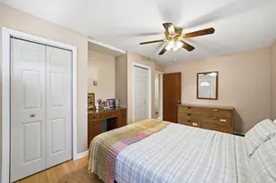 3123 W Howard St, Chicago, IL 60645 - Photo 16
