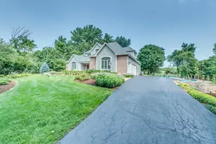 8N669 Edgewood Rd, Elgin, IL 60124 - Photo 2