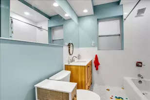 907 W Ainslie St, Chicago, IL 60640 - Photo 22