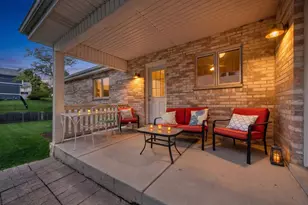 702 Hickory St, Lemont, IL 60439 - Photo 2