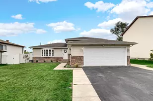 431 Polo Club Dr, Glendale Heights, IL 60139 - Photo 1
