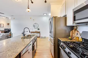 2342 W Bloomingdale Ave, Chicago, IL 60647 - Photo 8