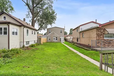8725 S Constance Avenue, Chicago, IL 60617 - Photo 2