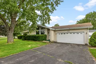 1226 S Hieland Rd, Saint Anne, IL 60964 - Photo 2