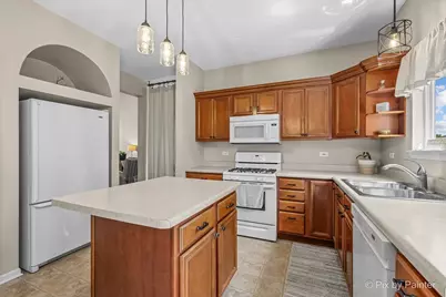 2033 Greenview Drive, Woodstock, IL 60098 - Photo 10