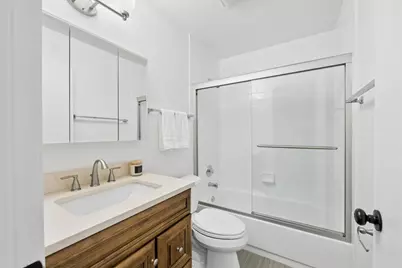 172 White Branch Court #172, Buffalo Grove, IL 60089 - Photo 8