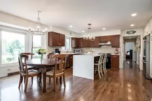 39w140 Baert Ln, Saint Charles, IL 60175 - Photo 6