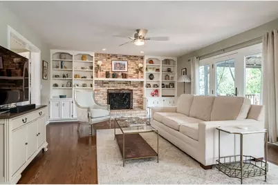 39W140 Baert Lane, Saint Charles, IL 60175 - Photo 4