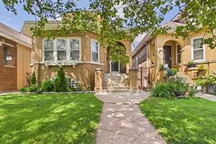 5242 W Schubert Ave, Chicago, IL 60639 - Photo 2