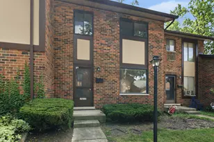 1S215 Holyoke Ln, Villa Park, IL 60181 - Photo 1