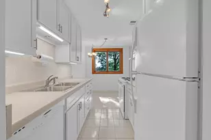 5915 W Gunnison St, Chicago, IL 60630 - Photo 6