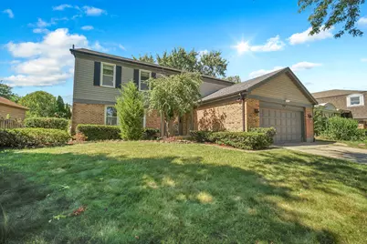 256 E Fox Hill Drive, Buffalo Grove, IL 60089 - Photo 2