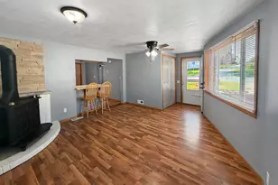 300 E 2nd St, Orangeville, IL 61060 - Photo 10