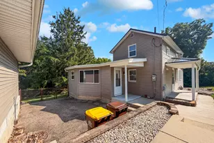 300 E 2nd St, Orangeville, IL 61060 - Photo 2