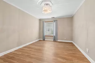 930 Perrie Dr, Elk Grove Village, IL 60007 - Photo 2