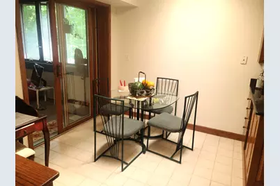 100 Red Top Drive #303, Libertyville, IL 60048 - Photo 6