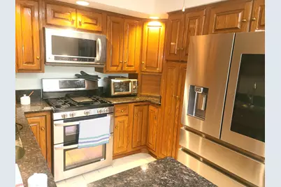 100 Red Top Drive #303, Libertyville, IL 60048 - Photo 8
